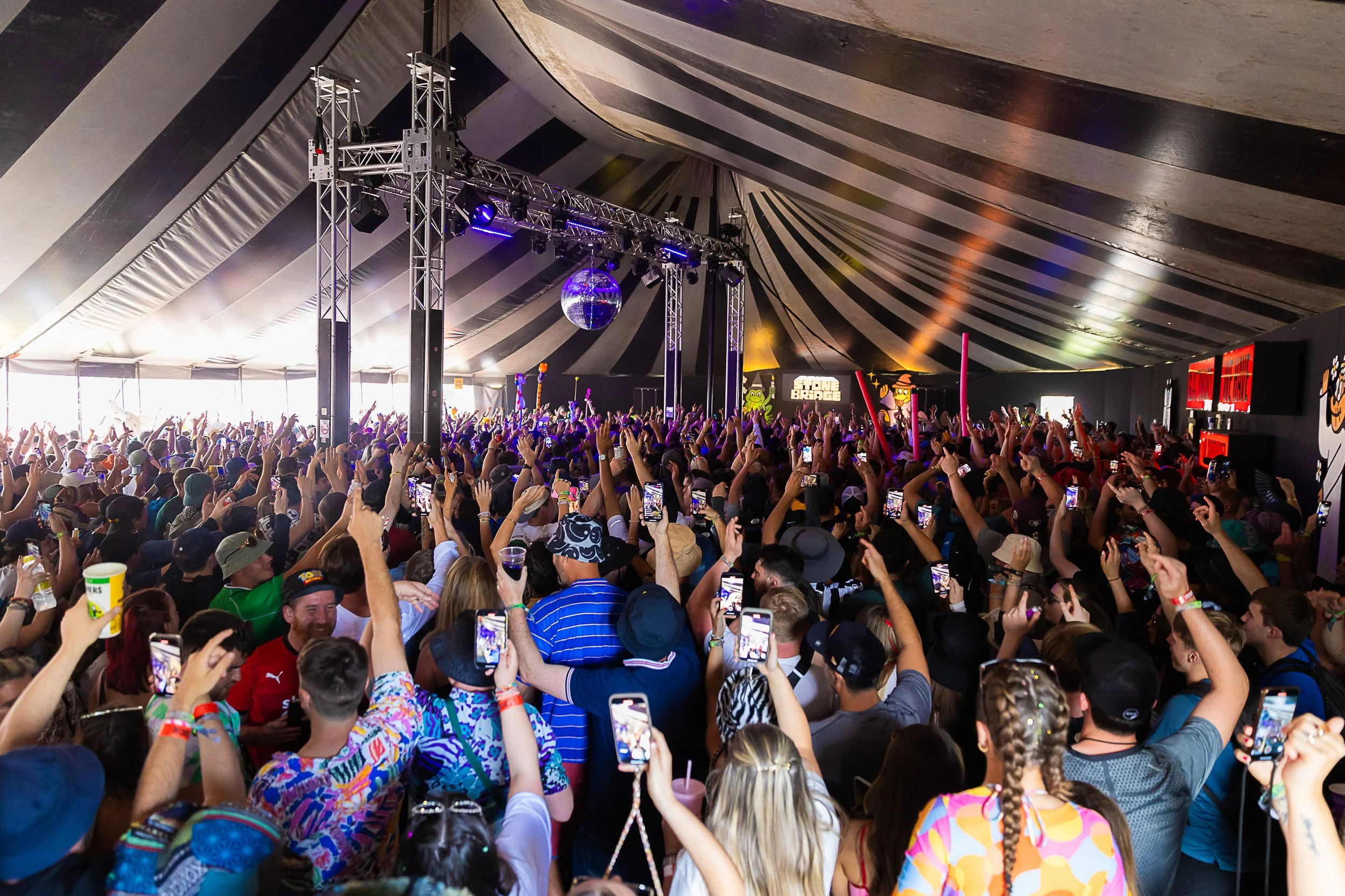 Glastonbury 24 - Stonebridgge -16.JPG