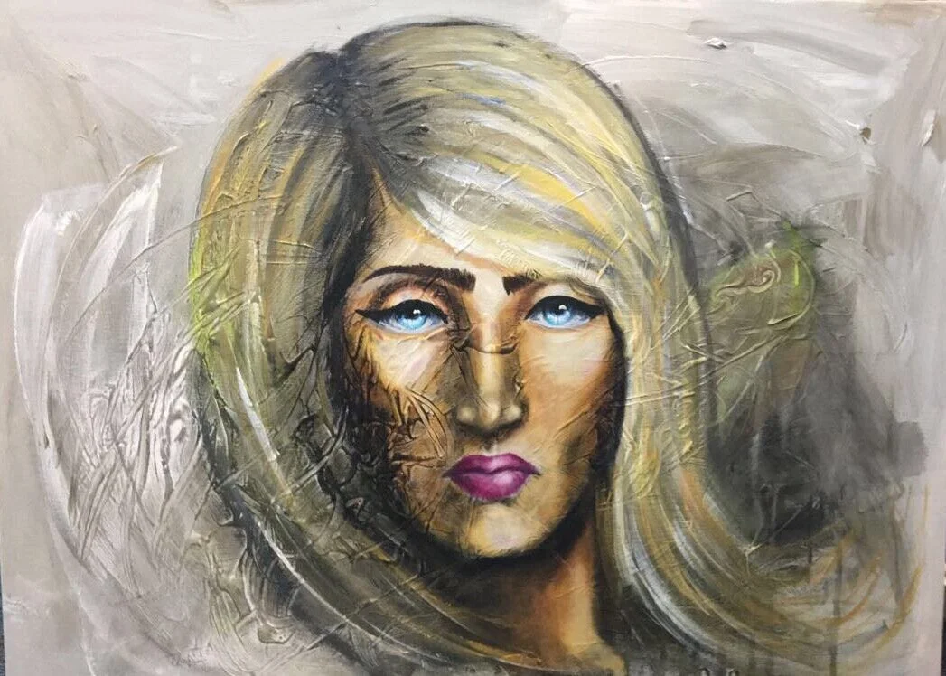blondy hair lady