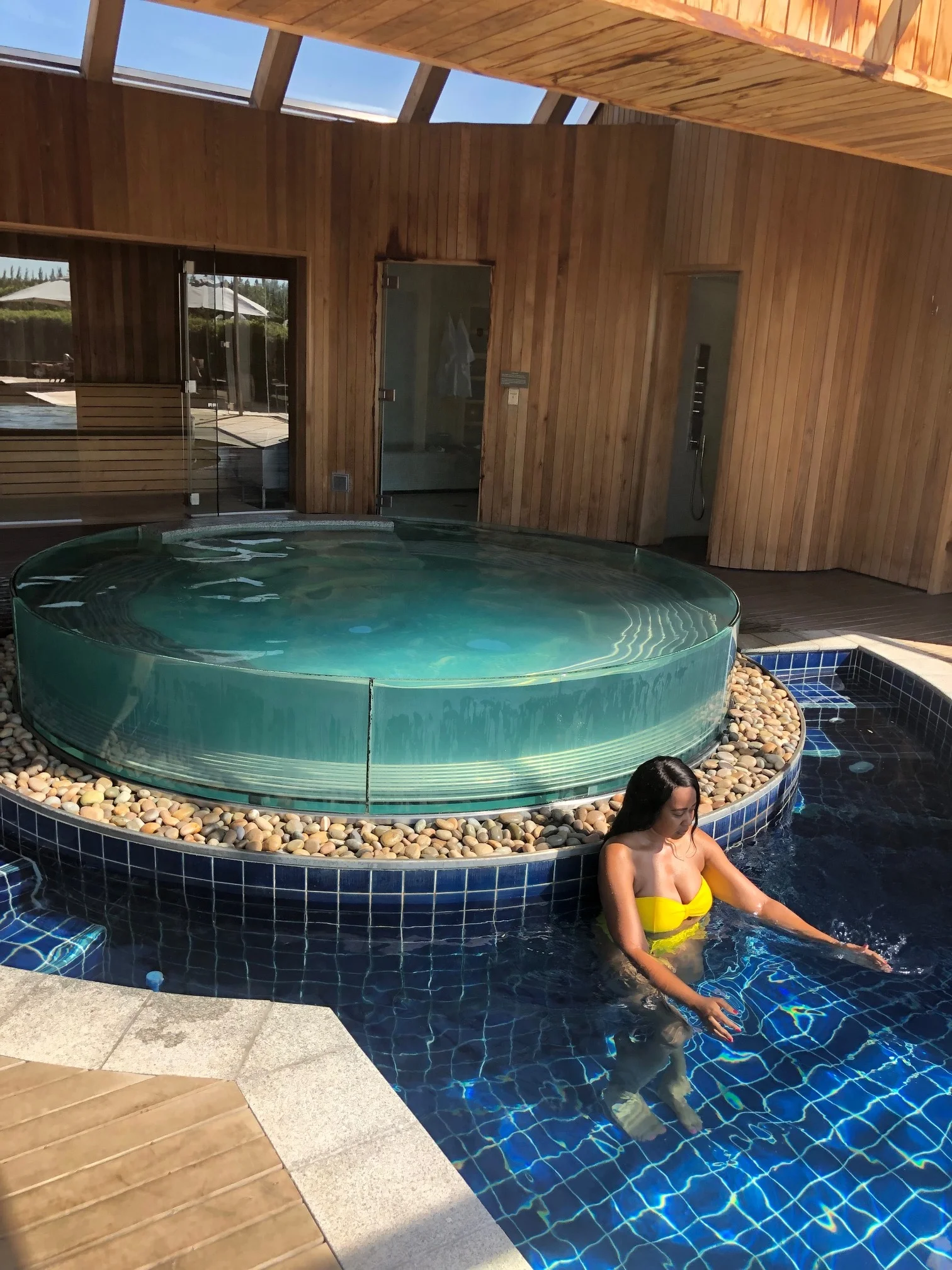 honestly its very hard to leave this spa bath surrounded by a pool