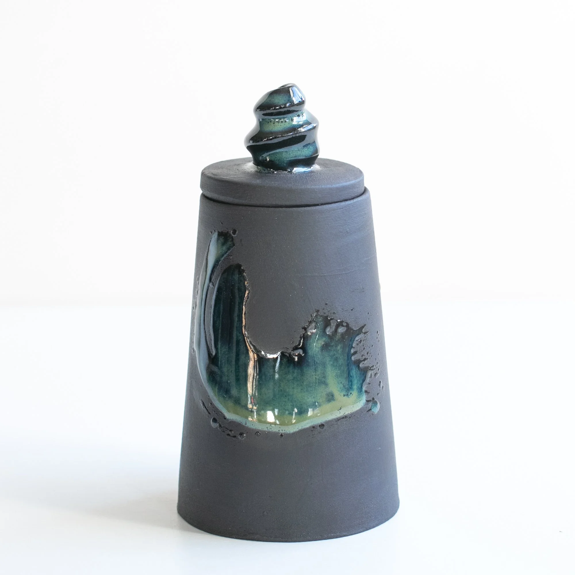 lidded vessel blue sq 144.jpg