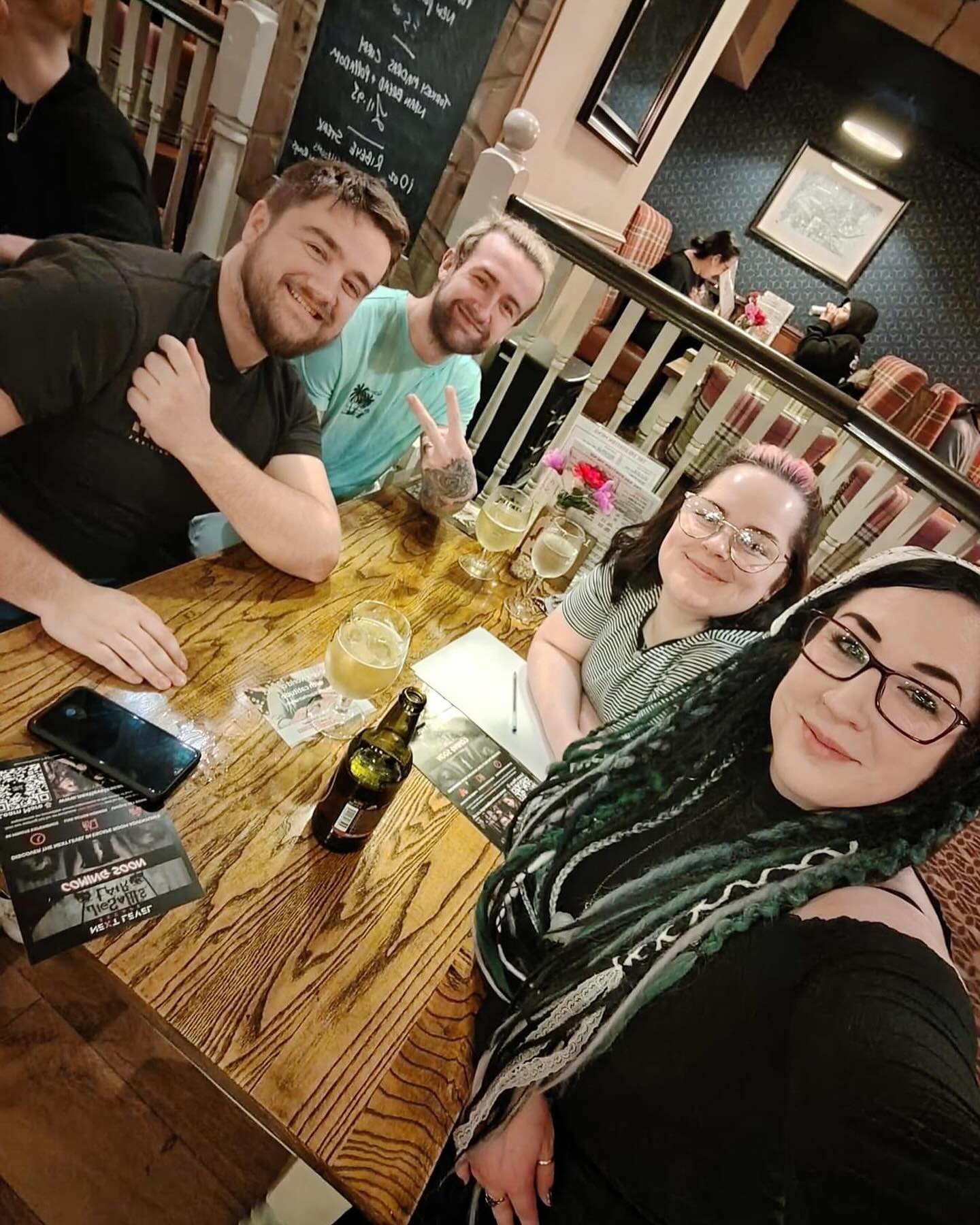 Escape Ipswich is ready for the horror quiz at @the_salutation_ipswich . Hosted by @nextlevelescapeuk 🃏

We are ready to win 🤣💪✨ 

#escape #horror #horrorquiz #pubquiz #doyouwannaplayagame