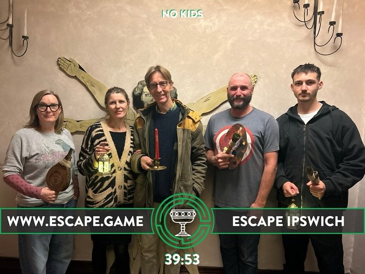 Thanks to the lovely team at @suffolk_escape_room for visiting us on Wednesday! It was a pleasure to see you again and host you all. 

So glad you enjoyed the new rooms and well done for smashing it! We hope to host you again soon 💚

#saxmundhamesca