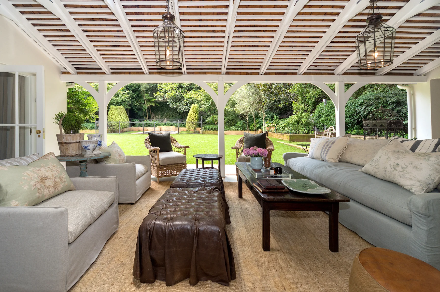Restoration architect Minky Lidchi. Interior designer Shira Shalem.