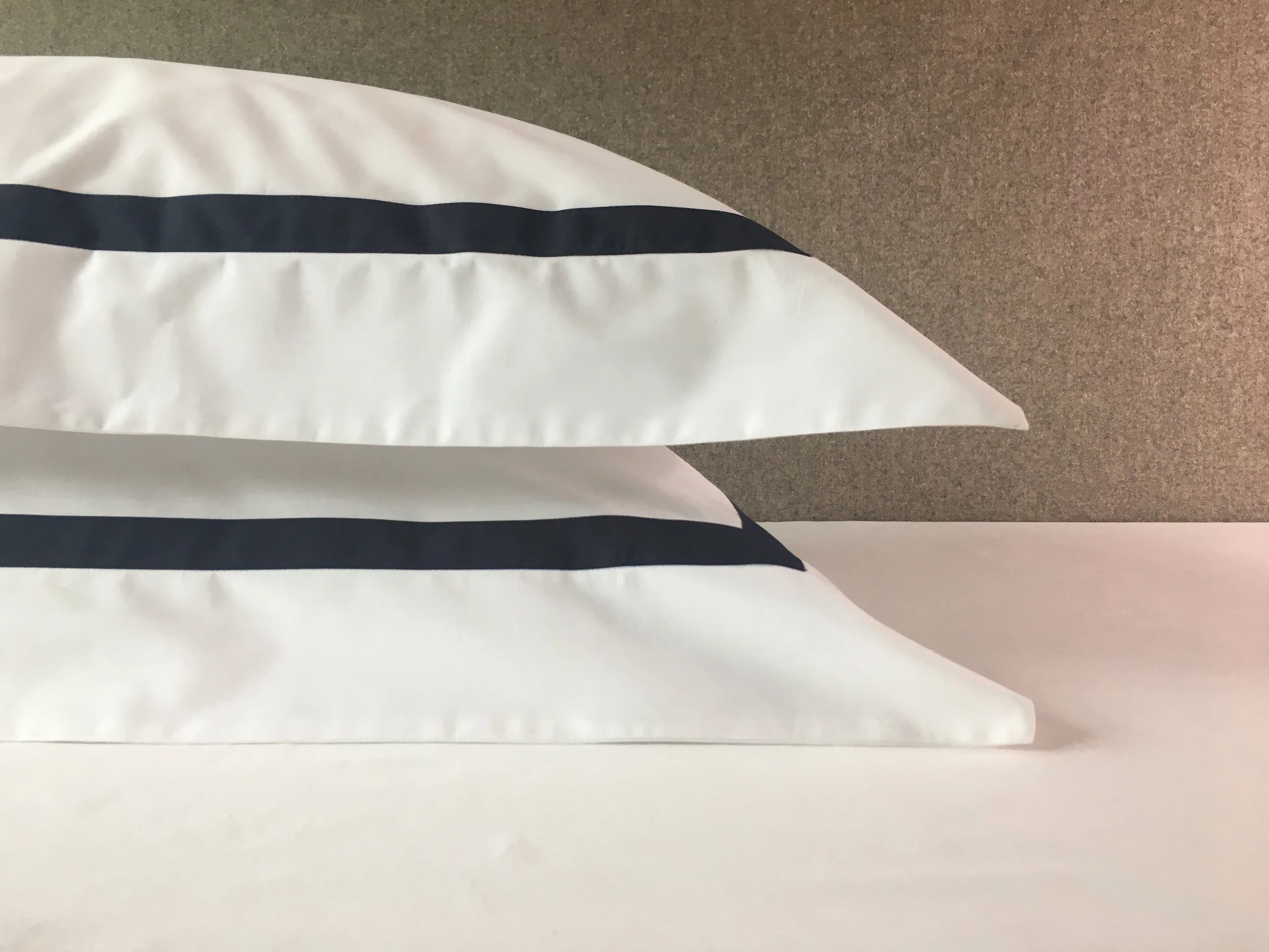 Savile Edge wh-navy stack.JPG