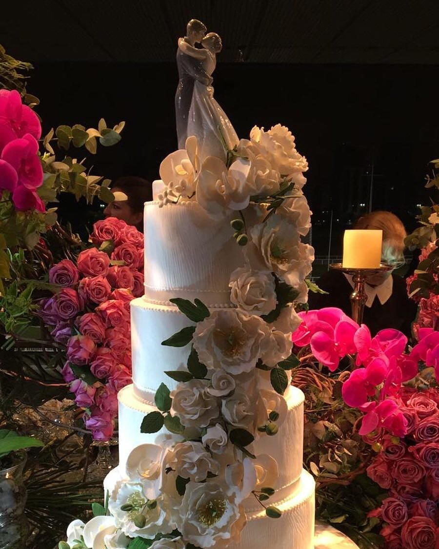Not just your ordinary wedding cake topper — F O R M F L U E N T