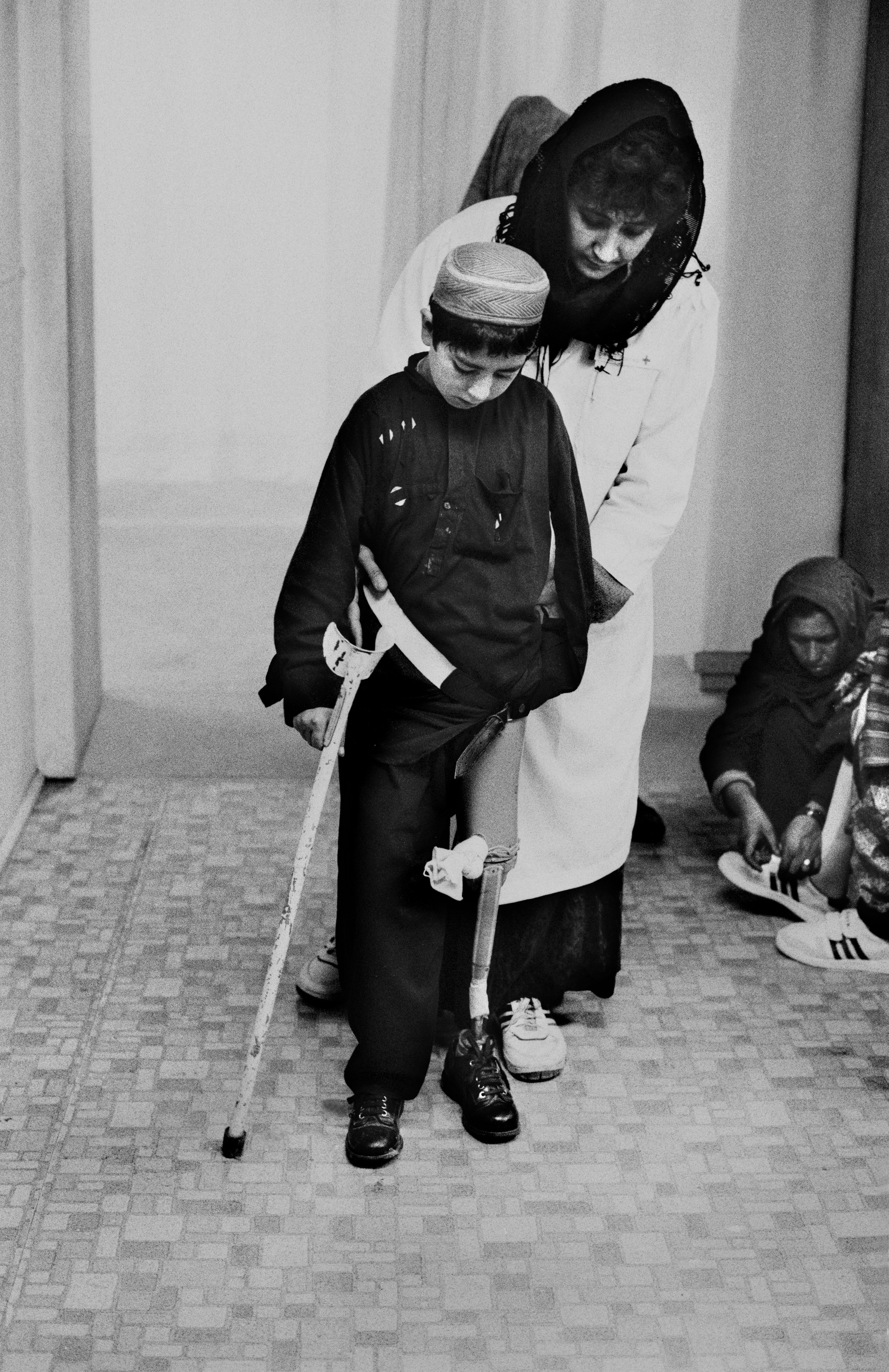 Afghan boy with prosthetic1.jpg