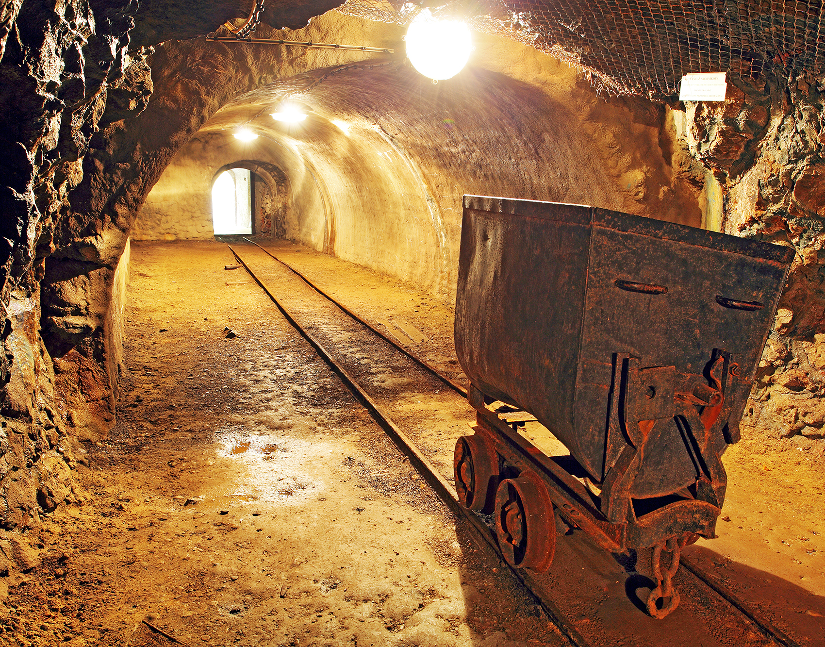 Mining X-rays map new paths to hidden gold