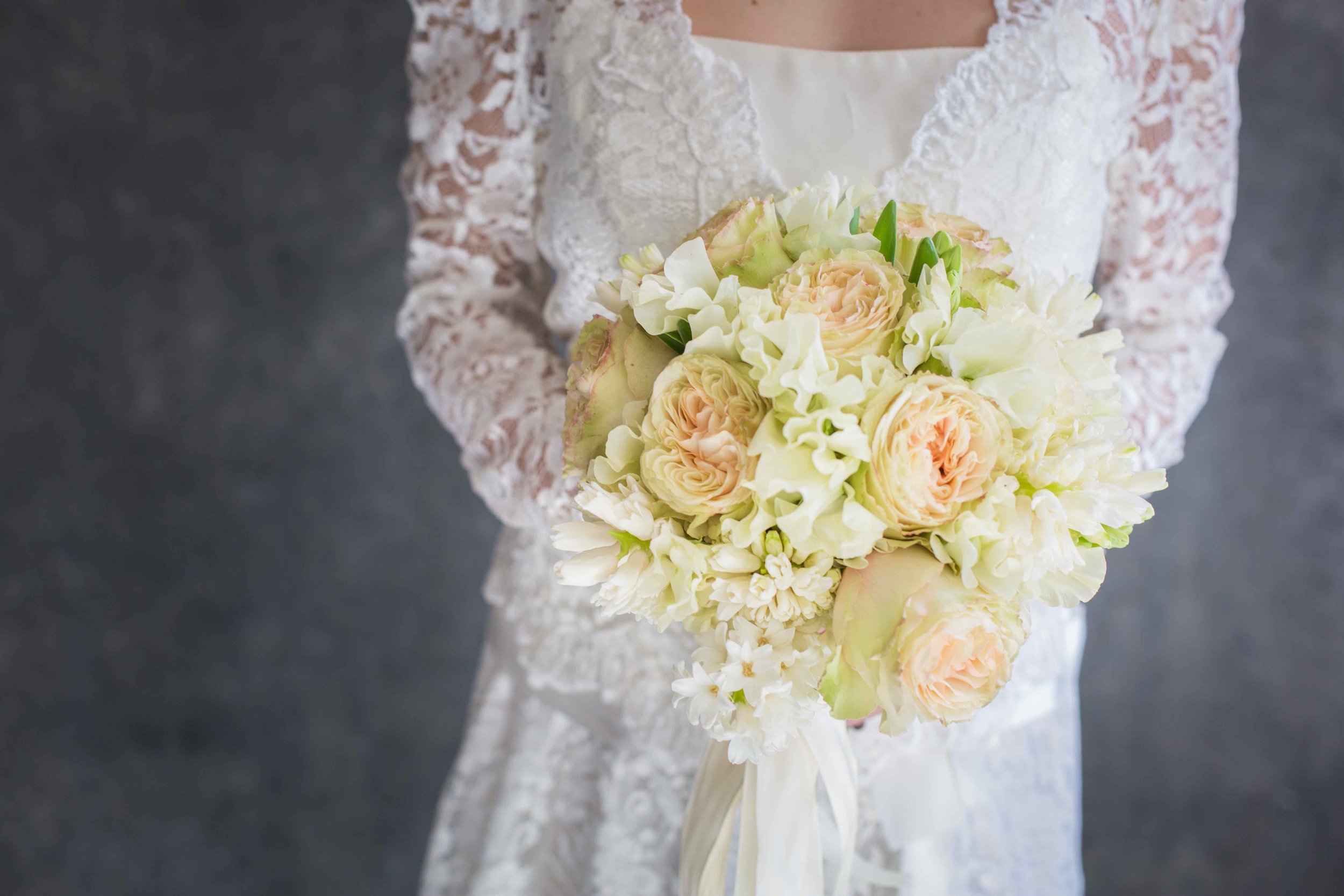 LHphotography - bride bouquets (40 of 85).jpg
