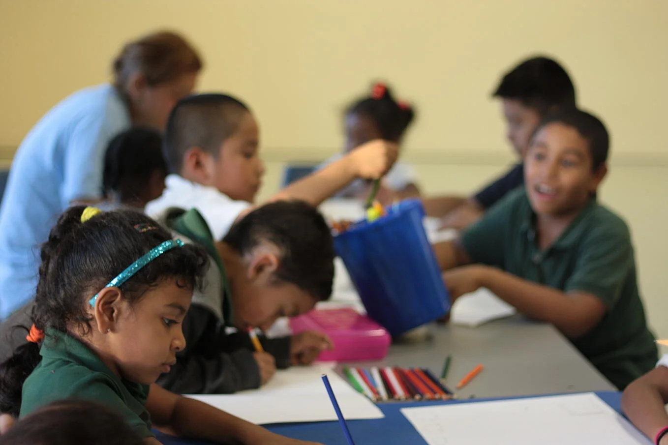 enFAMILIA on Righteous Crowd this Week! 