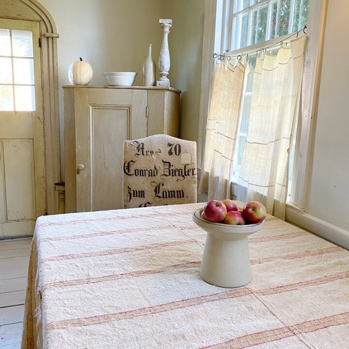 Handwoven vintage grain sack fabric makes the most beautiful rustic farmhouse tablecloth! I love these versatile (not to mention durable!) textiles that are simply perfect for tablecloths, pillows, upholstery, curtains, dog beds, or even as a throw! 