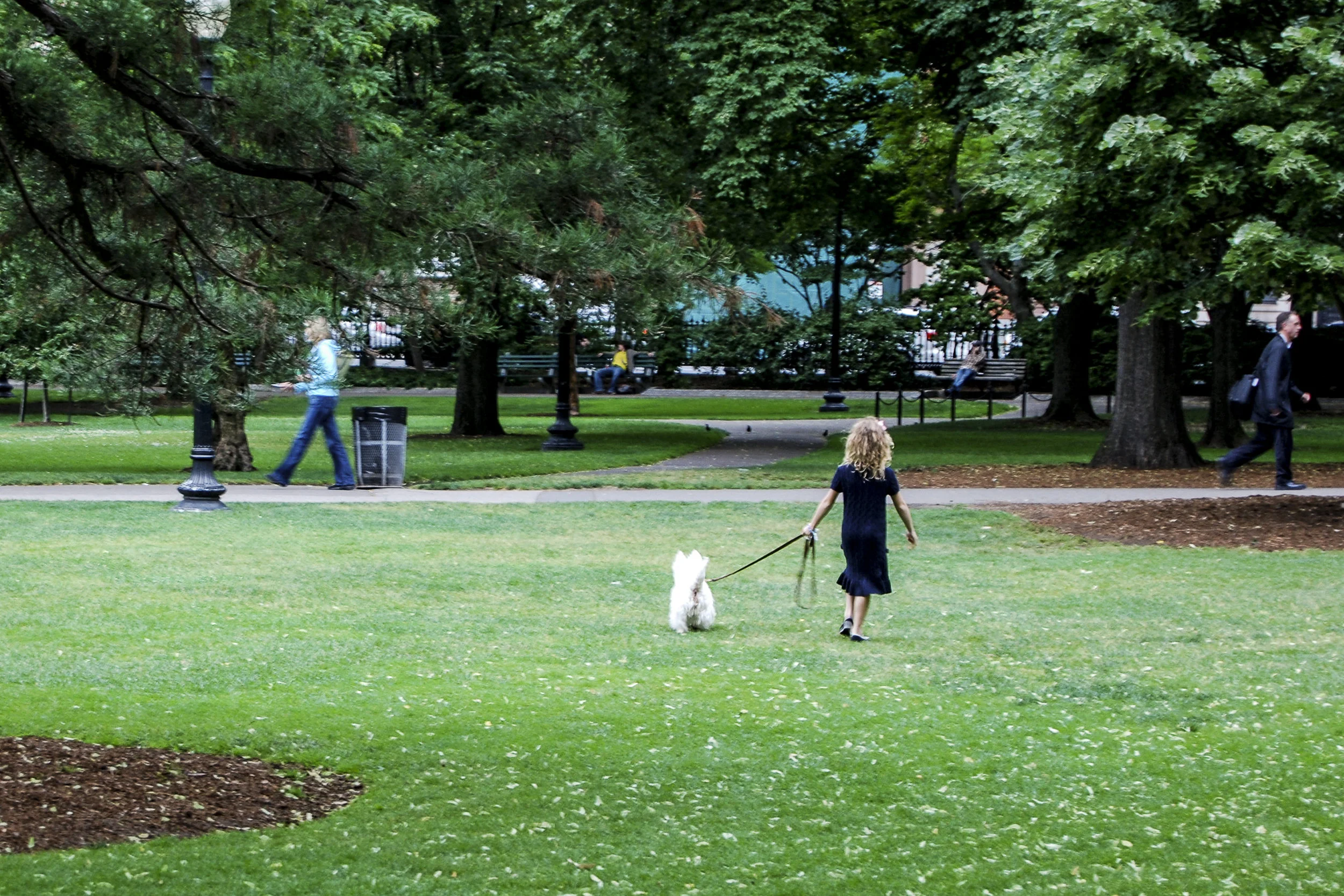  Walking. Boston, Massachusetts. 2009. 