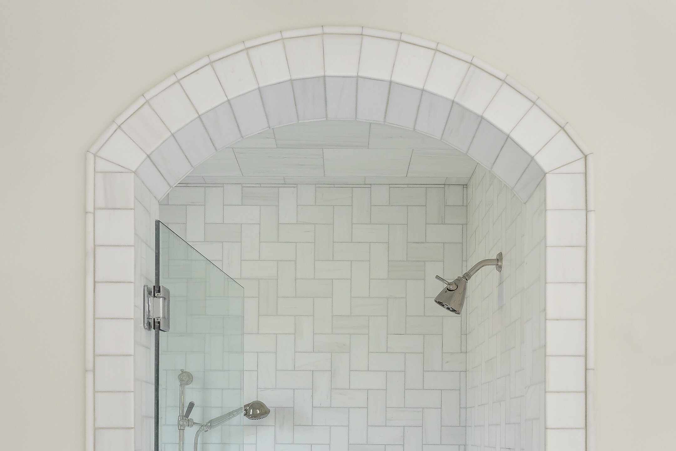 master-bath-shower-tile-arch-detail-chelseadc.jpg