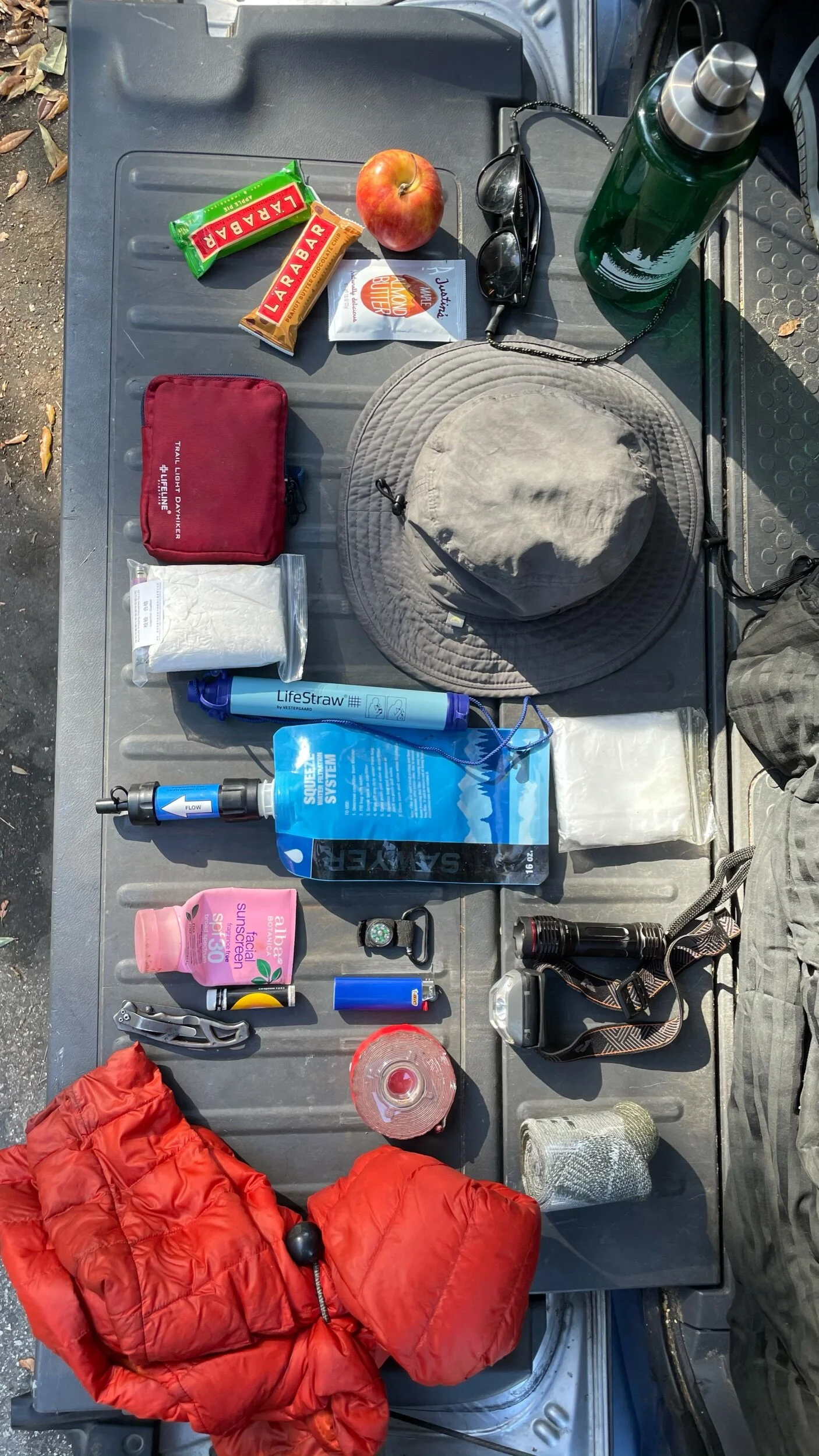 Top 5 gifTs For hikers In 2022 under 50$