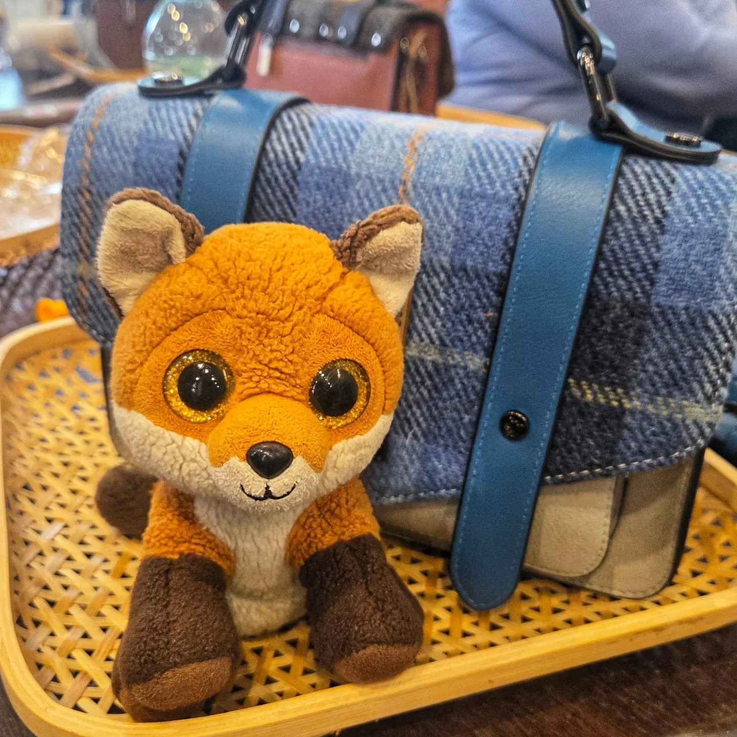 A fun Edinburgh highlight was this awesome bag making workshop at Islander. Connor and Chris were super funny and helped me pick out pieces for my custom bag that I made!
#Scotland #edinburgh #islanderuk #visitscotland #bagworkshop #diybag #diy #plu