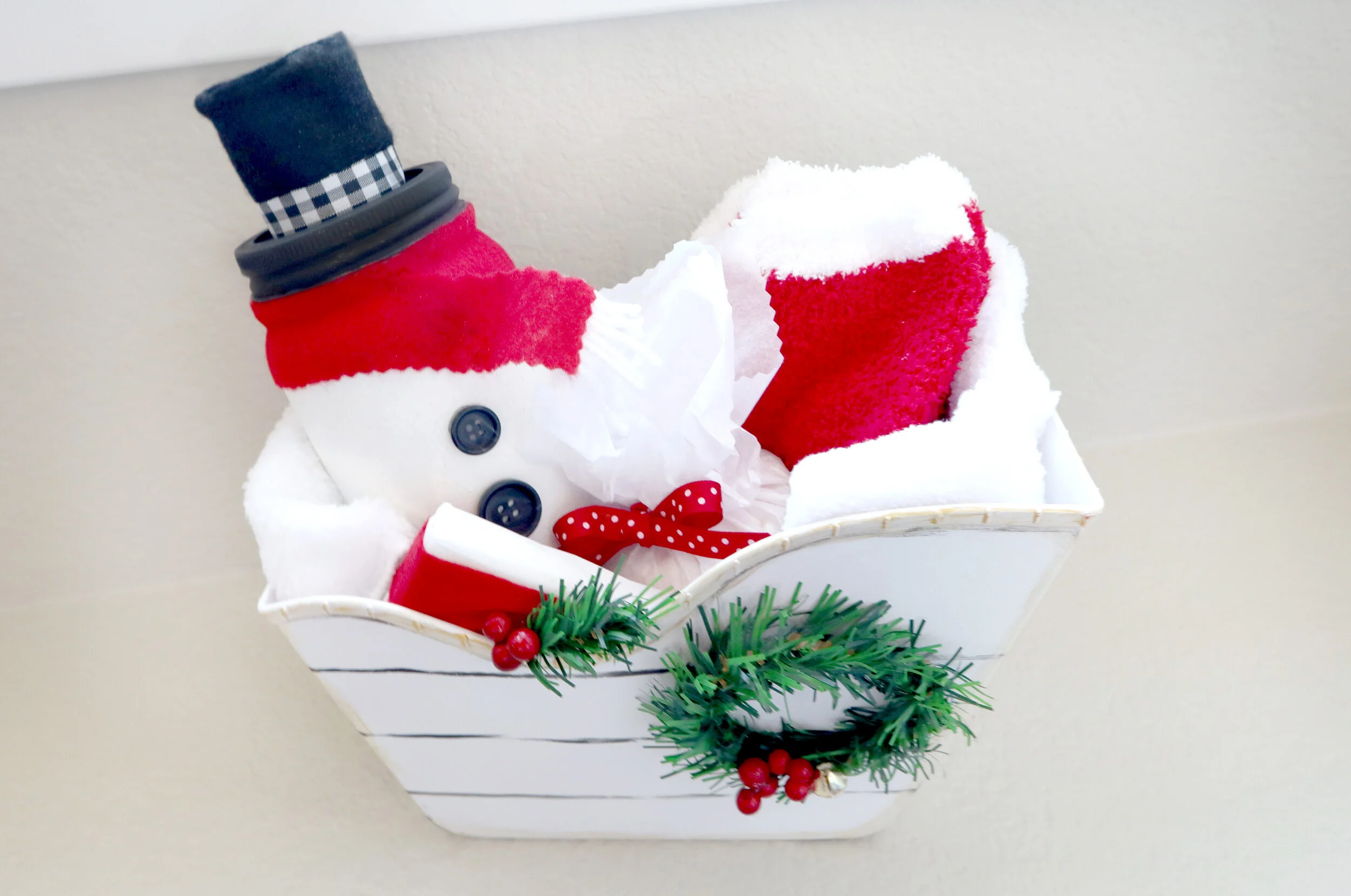 This Christmas Dollar Tree Spa Gift Basket is THE BOMB!