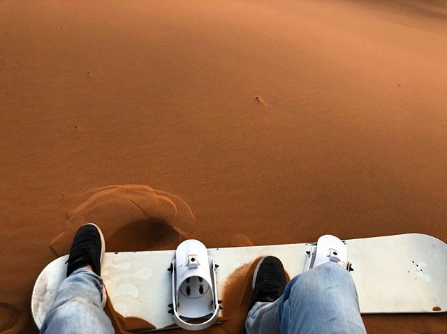 Shredding the dunes 🤙🏻#underwhelming #doesntreallywork #sahara #saharadesert #morocco