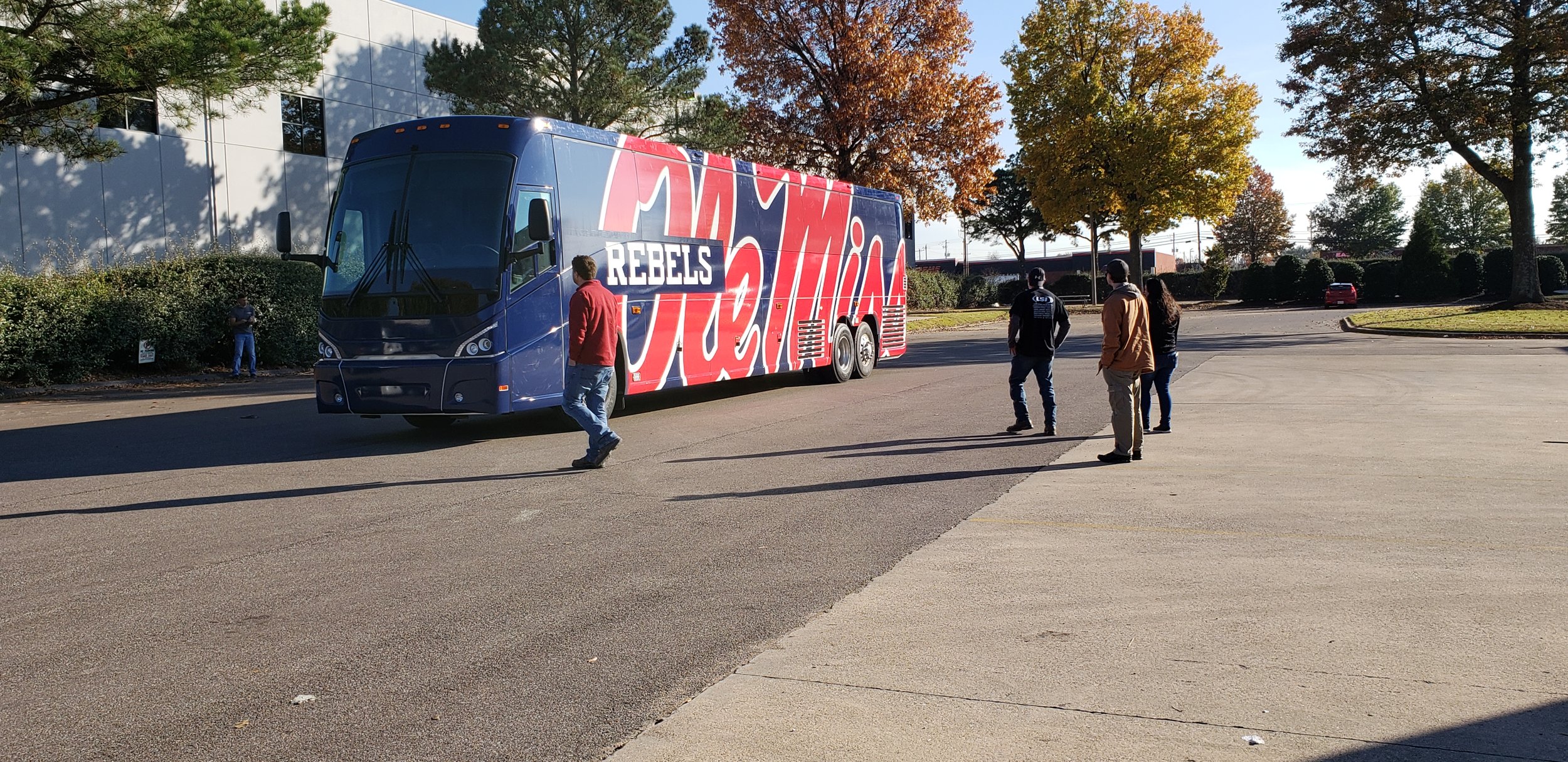 Ole-Miss-Bus-Wrap_Finished-Product ..
