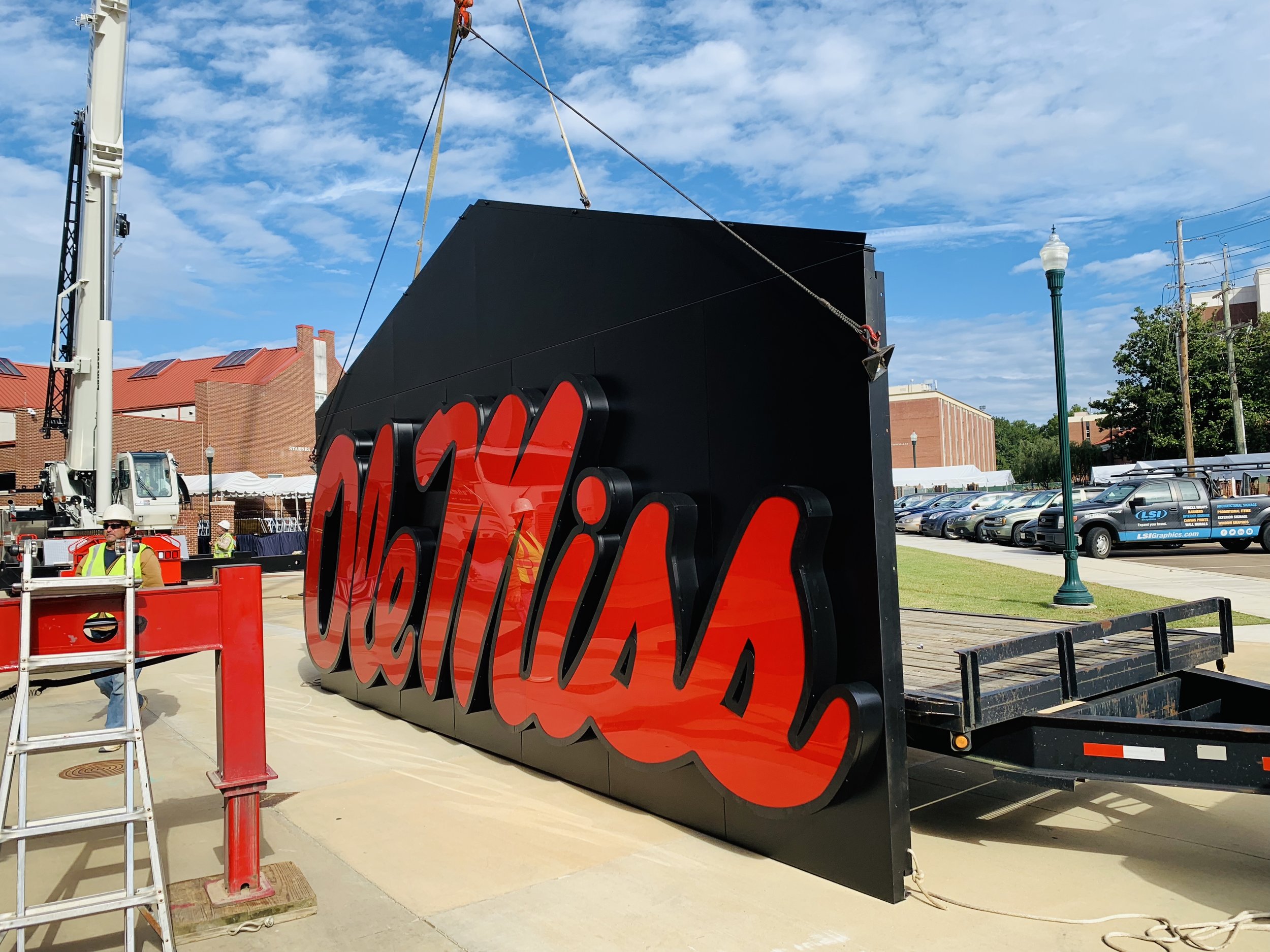 Ole-Miss_Dimensional-Logo-and-Letters_Illuminated-Sign_Stadium-Sign_LSIGraphics_Memphis-TN ..