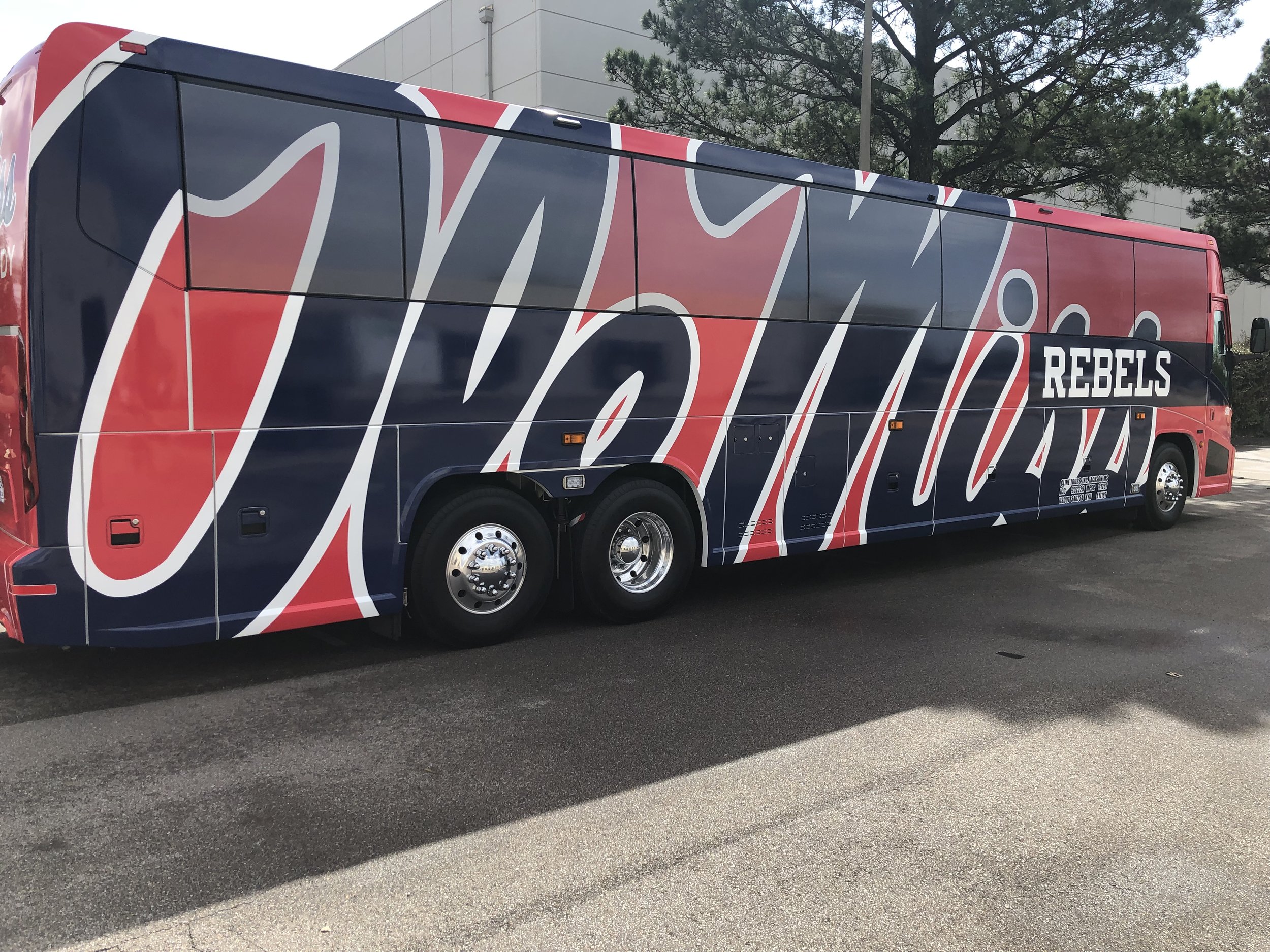 Ole-Miss-Bus-Wrap_Vehicle-Wrap_Full-Wrap_Side_Finished-Product ..