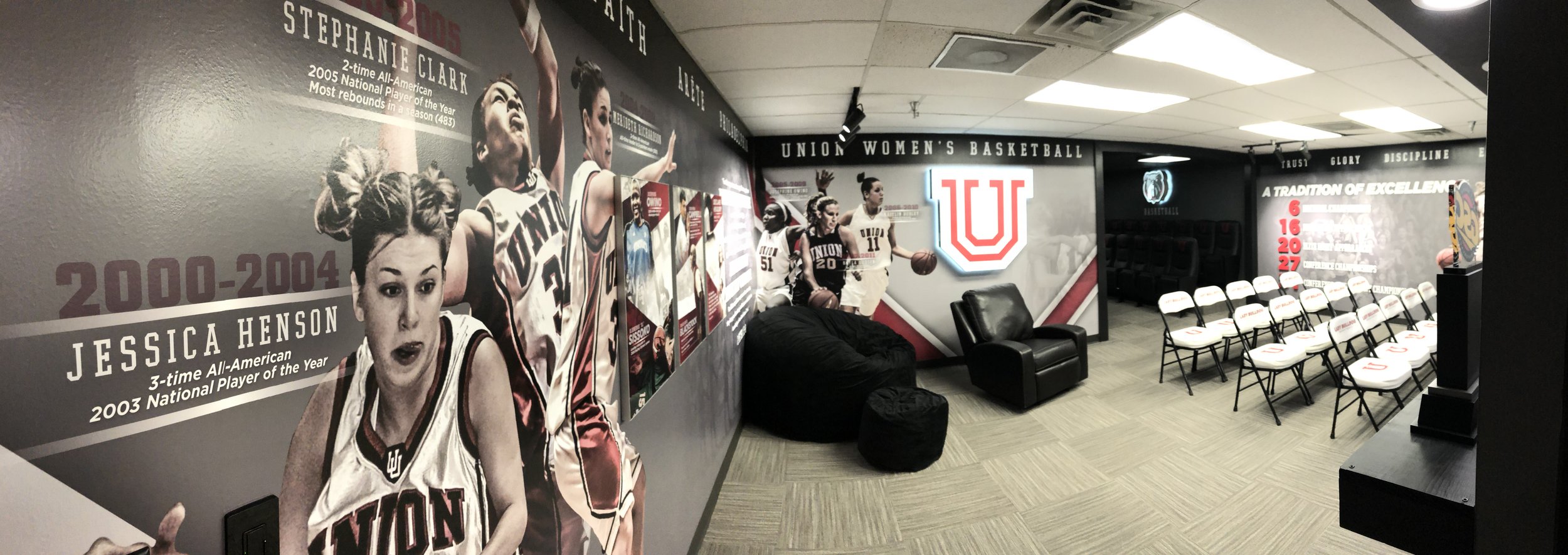 After-Union-University_Womens-Basketball-Locker-Room_Interior-Branding_LSIGraphics_Memphis-TN-2