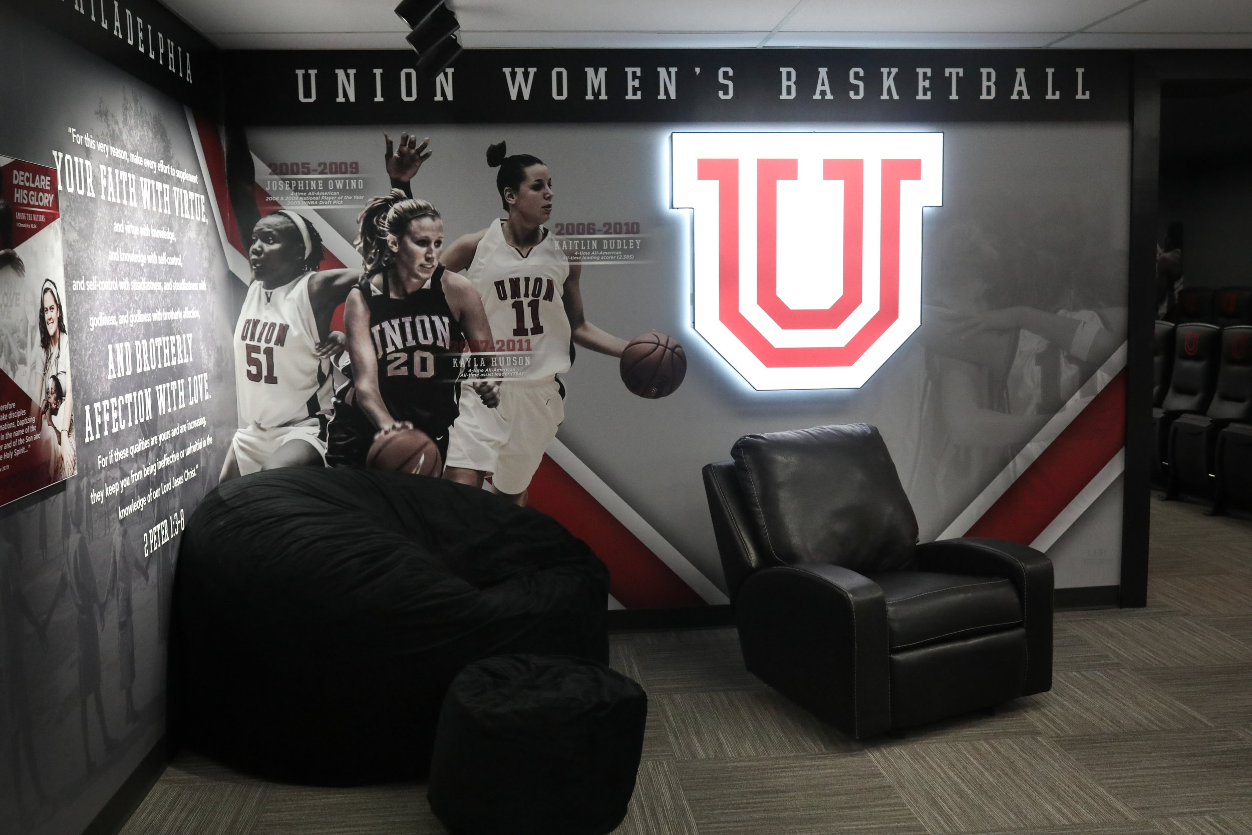 After-Union-University_Womens-Basketball-Locker-Room_Interior-Branding_LSIGraphics_Memphis-TN-5 ..