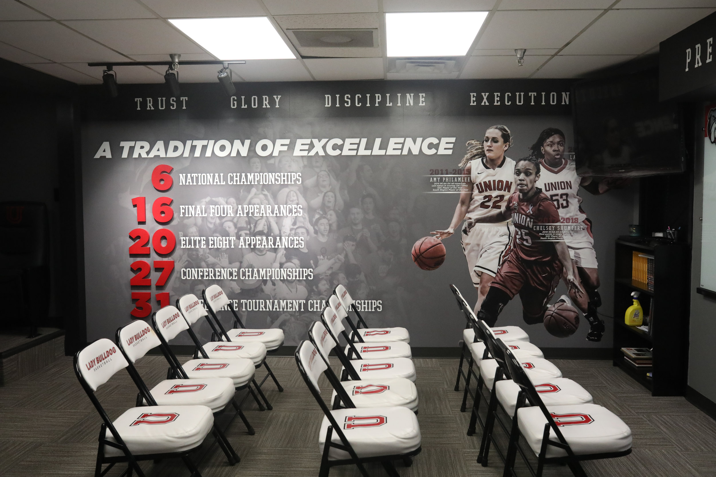 After-Union-University_Womens-Basketball-Locker-Room_Interior-Branding_LSIGraphics_Memphis-TN-6 ..