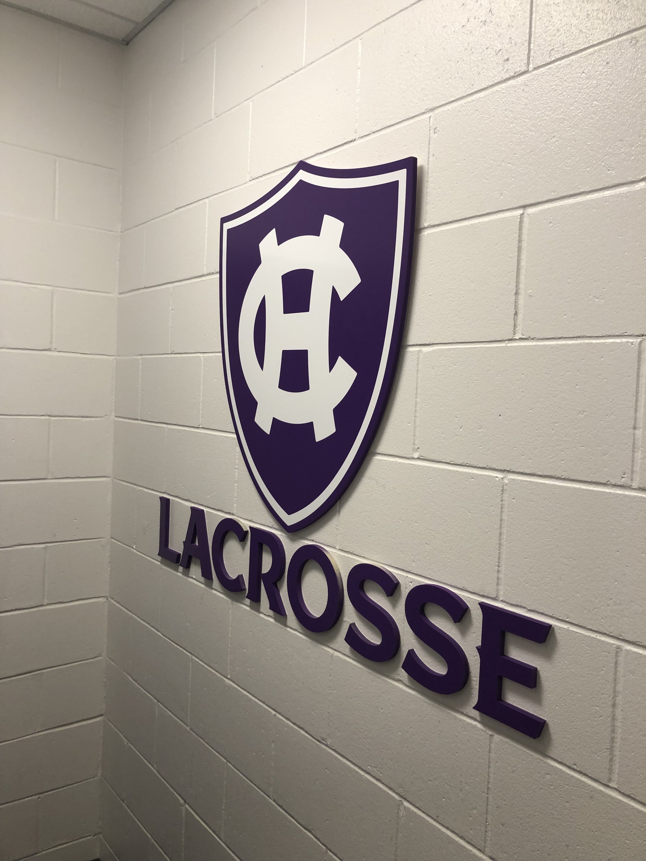 College-of-the-Holy-Cross_Mens-Lacrosse-Locker-Room_LSIGraphics_Providence-RI-6 ..