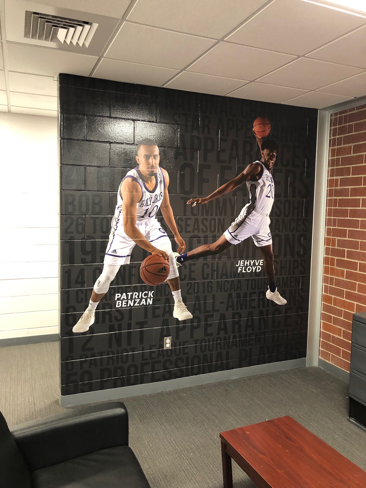 College-of-the-Holy-Cross_Mens Basketball-Locker-Room_LSIGraphics_Providence-RI-4 ..