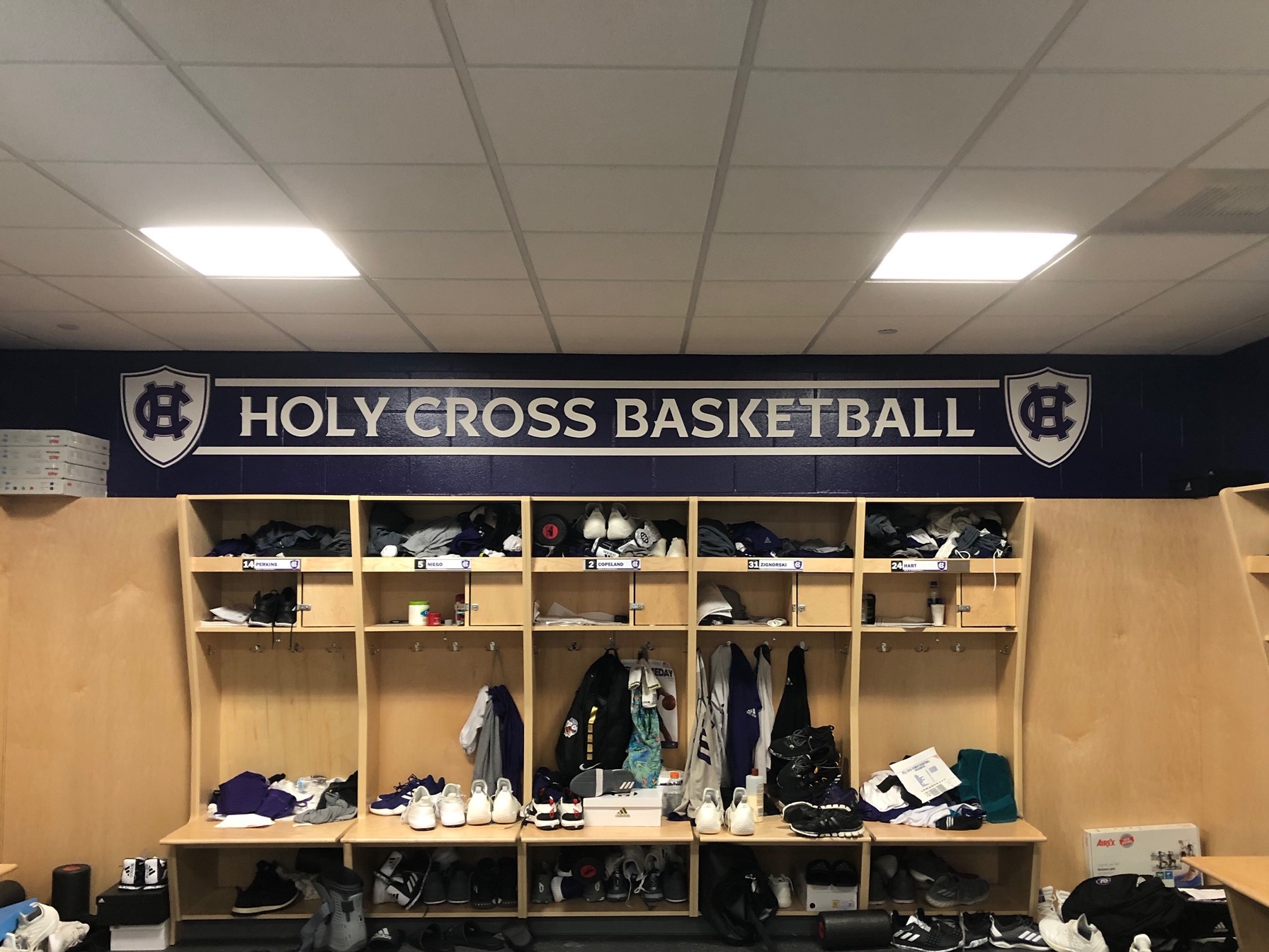 College-of-the-Holy-Cross_Mens Basketball-Locker-Room_LSIGraphics_Providence-RI-2 ..