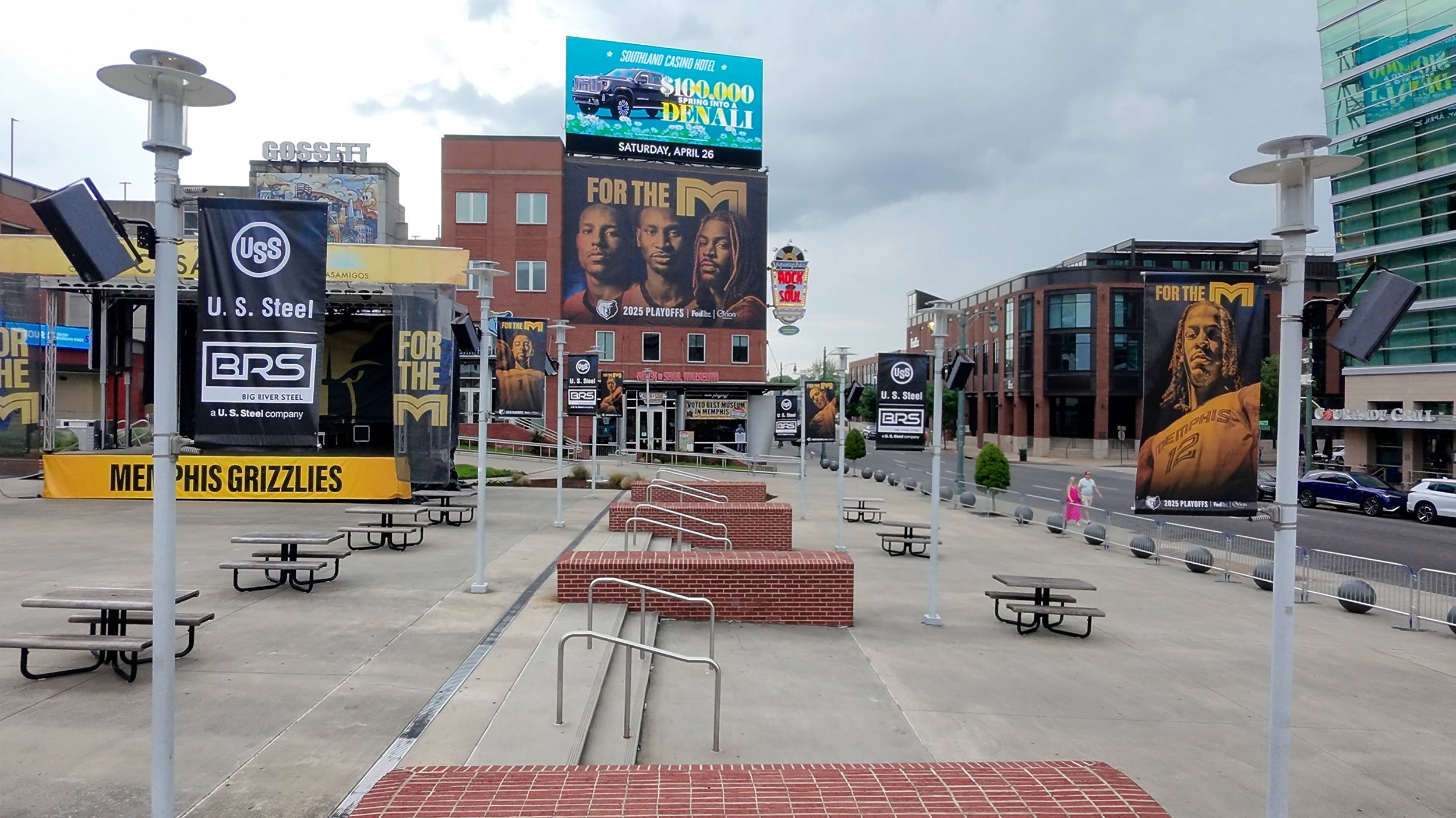 Memphis Grizzlies Building Wrap &amp; Pole Banners