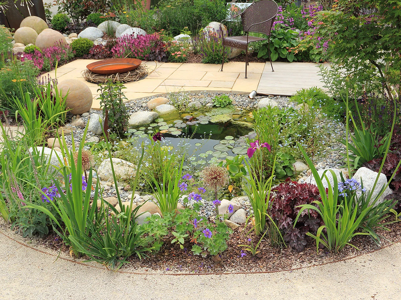 garden-pond-edging-ideas.jpg