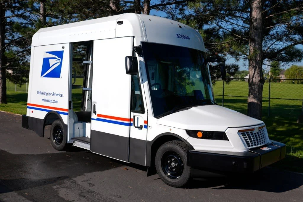 USPS’ Long-awaited New Mail Truck Makes Its Debut to Rave Reviews From Carriers