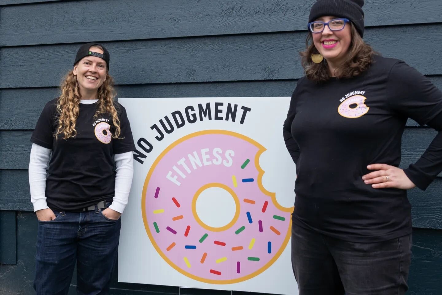 Honored to report on the debut of @nojudgmentfitness.seattle
in #whitecenter 🏋️&zwj;♂️🏳️&zwj;🌈⚧️ for @southseattleemerald

&quot;There's a new fitness studio in White Center, and it's doing things a little differently. For starters, the queer- and