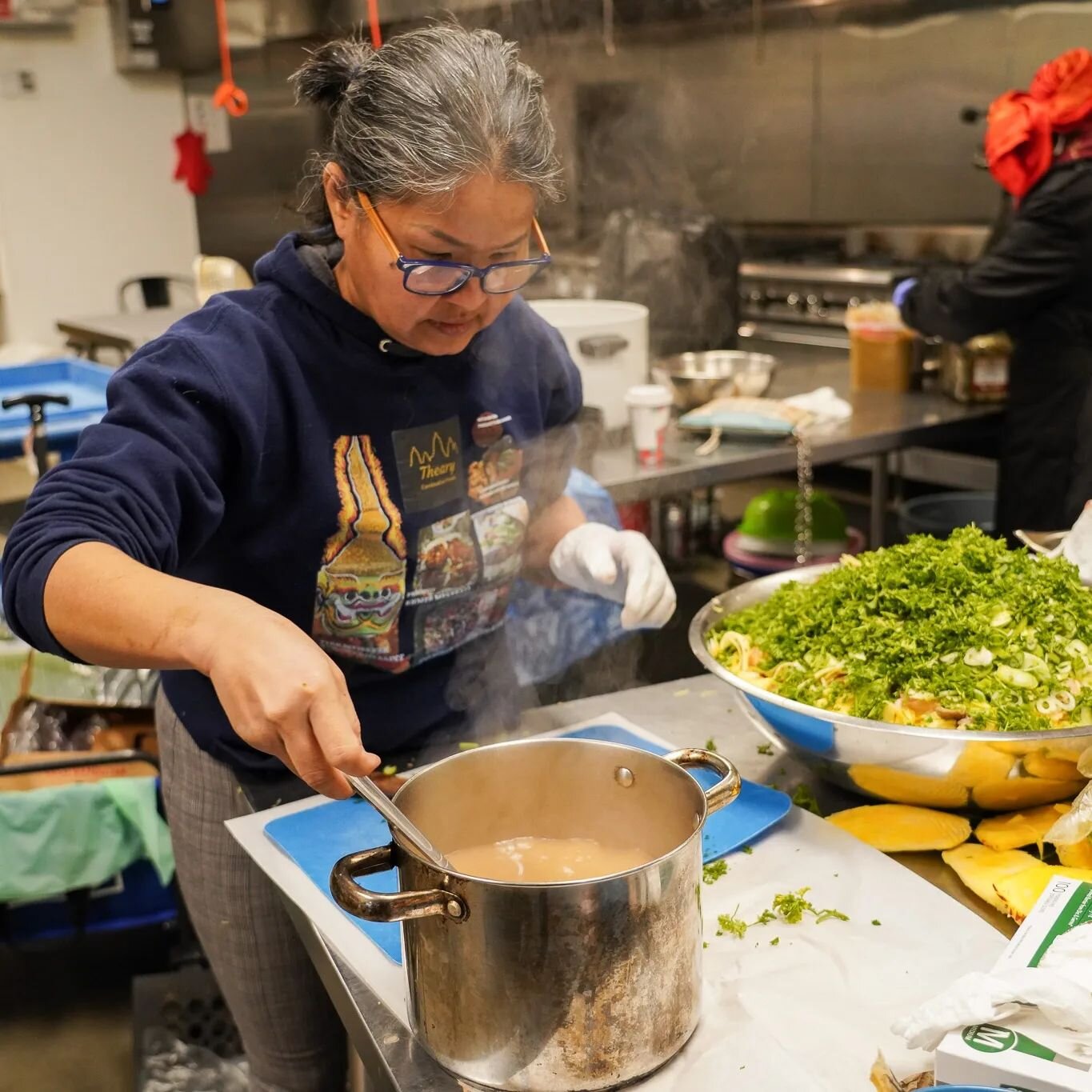Over the last few months I've been helping @seattlegood and @_goodfoodkitchens_ with social media and content creation, and recently had the opportunity to write about Good Food Kitchens for @southseattleemerald -- a wonderful picture of how a nonpro