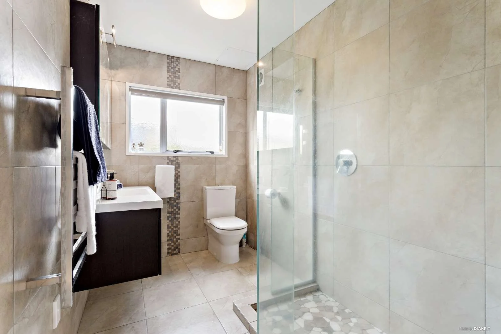 House-For-Sale-by-Bob-Voss-Real-Estate-Agent-in-Browns-Bay-Barfoot-&-Thompson-Auckland-bathroom.jpg