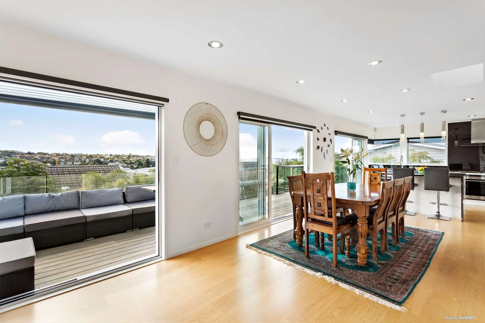 House-For-Sale-by-Bob-Voss-Real-Estate-Agent-in-Browns-Bay-Barfoot-&-Thompson-Auckland-dining.jpg