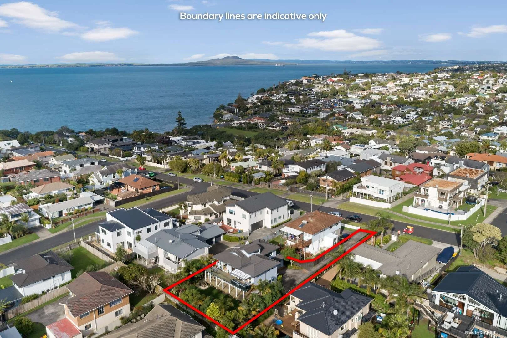 House-For-Sale-by-Bob-Voss-Real-Estate-Agent-in-Browns-Bay-Barfoot-&-Thompson-Auckland-drone-view-2.jpg