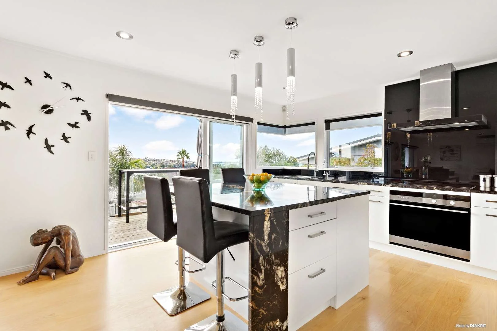 House-For-Sale-by-Bob-Voss-Real-Estate-Agent-in-Browns-Bay-Barfoot-&-Thompson-Auckland-kitchen.jpg