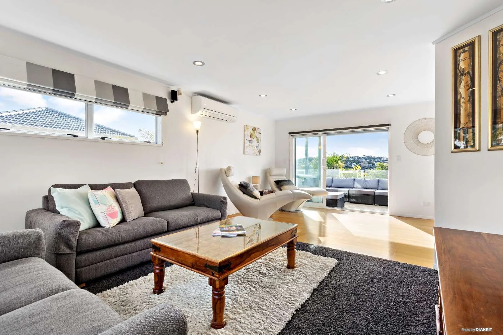 House-For-Sale-by-Bob-Voss-Real-Estate-Agent-in-Browns-Bay-Barfoot-&-Thompson-Auckland-lounge.jpg
