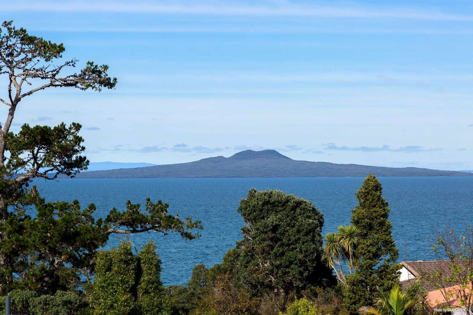 House-for-sale-by-Bob-Voss-Real-Estate-agent-Browns-Bay-Barfoot-&-Thompson-sea-view.jpg