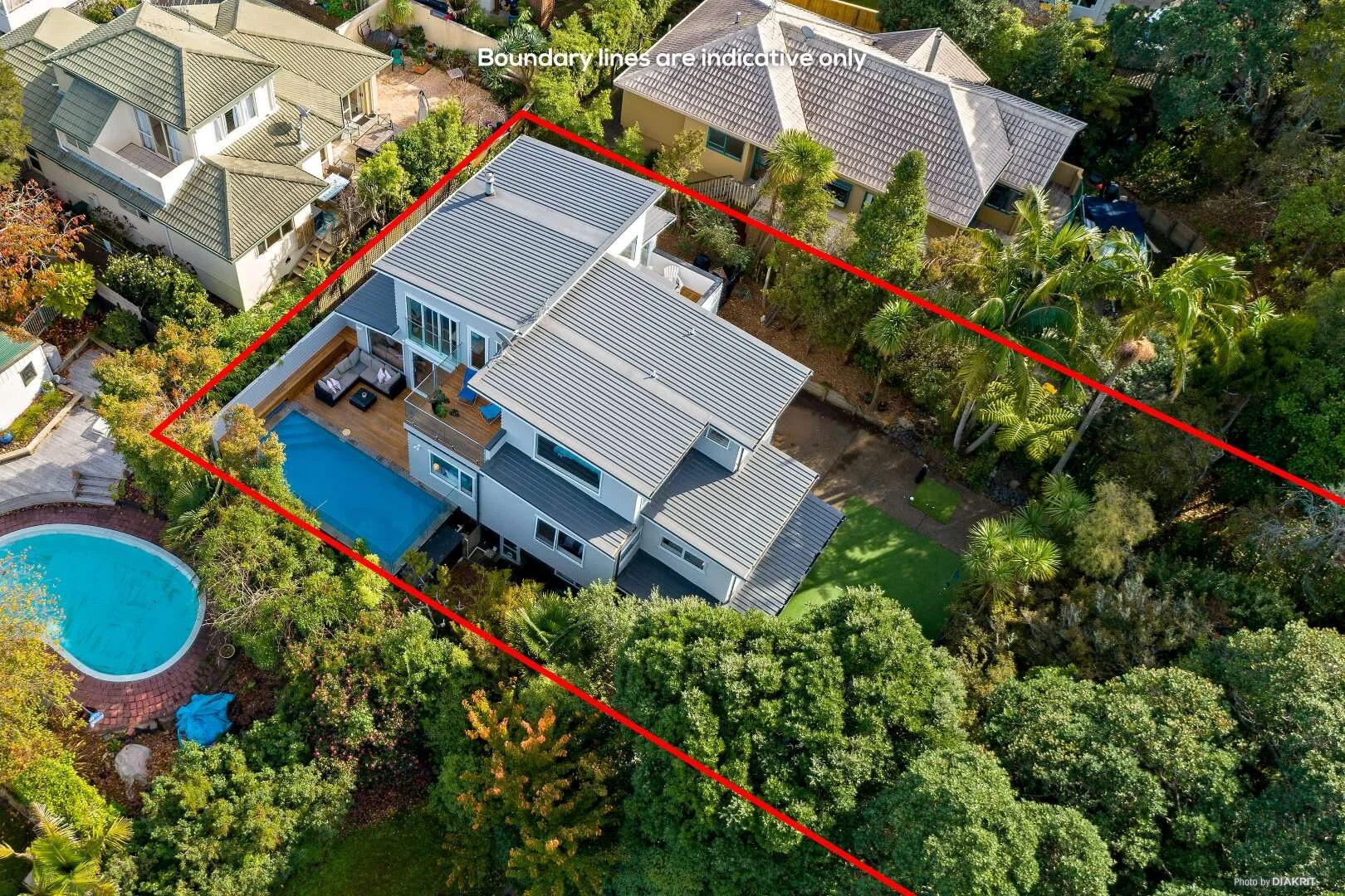 House-for-sale-by-Bob-Voss-Real-Estate-agent-Browns-Bay-Barfoot-&-Thompson-Bedroom-Drone-view-2.jpg