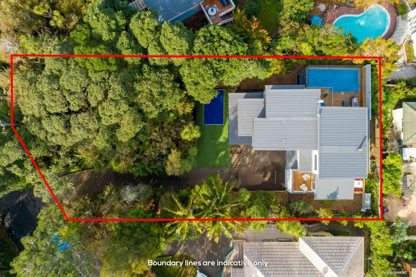 House-for-sale-by-Bob-Voss-Real-Estate-agent-Browns-Bay-Barfoot-&-Thompson-Bedroom-Drone-view-3.jpg