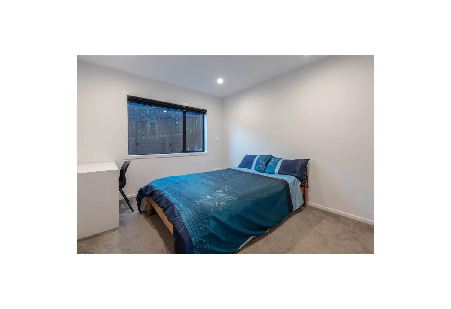 House-for-sale-by-Bob-Voss-at-Barfoot-&-Thompson-Browns-Bay-Auckland-bedroom-2.jpg
