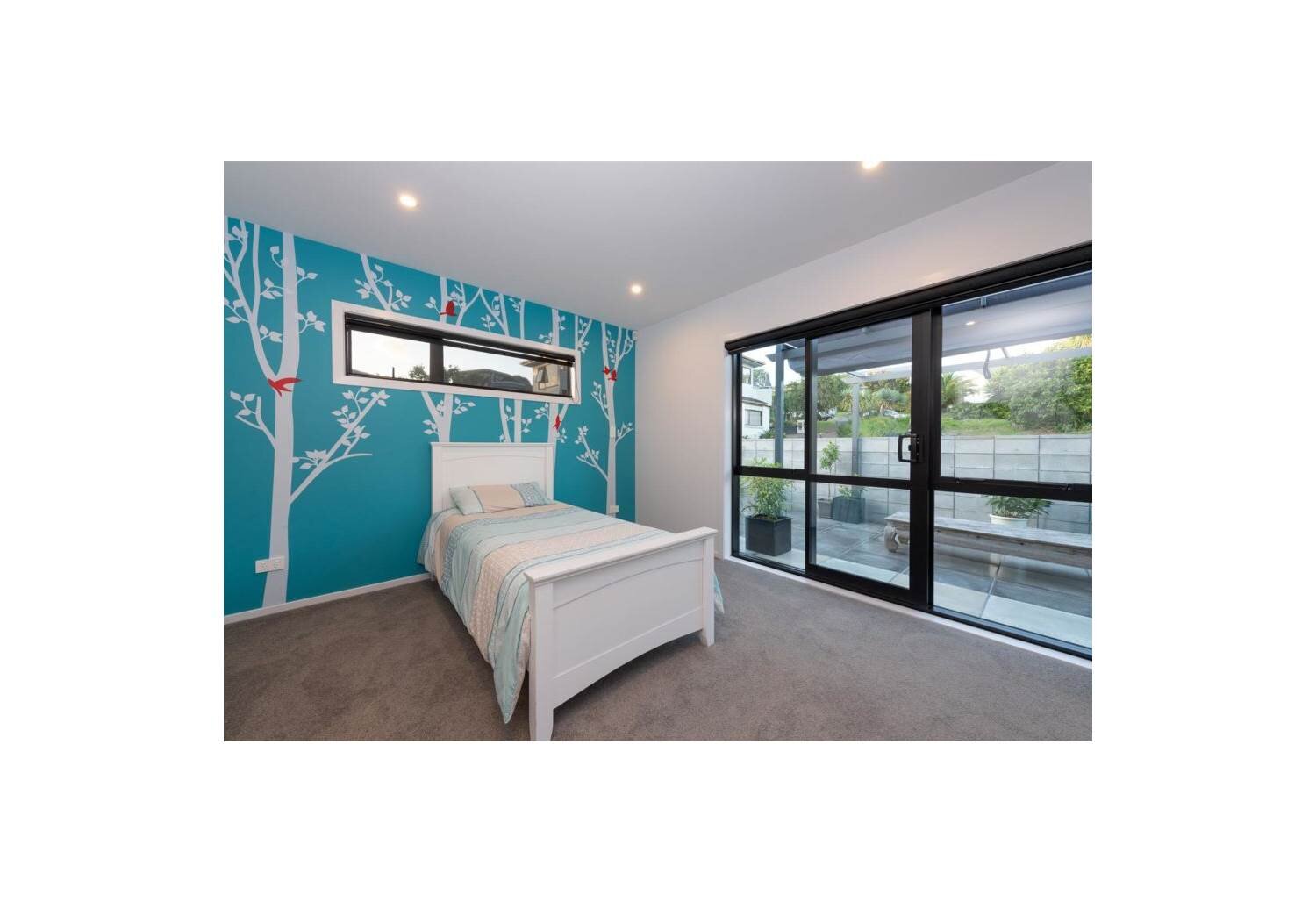 House-for-sale-by-Bob-Voss-at-Barfoot-&-Thompson-Browns-Bay-Auckland-bedroom-3.jpg