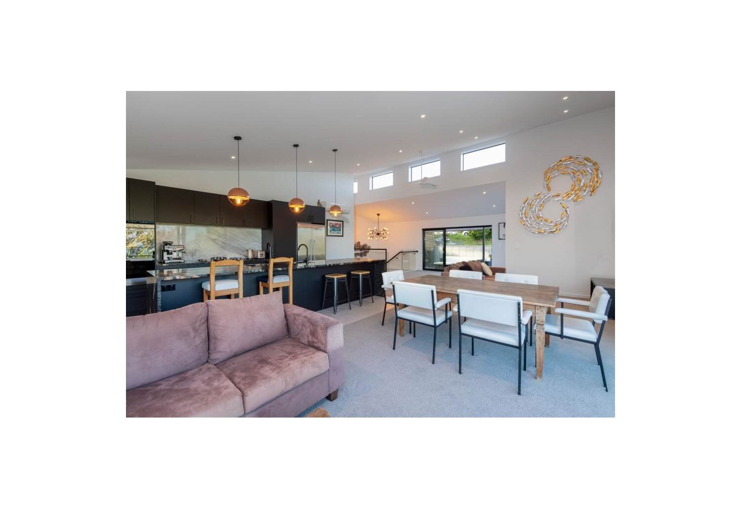 House-for-sale-by-Bob-Voss-at-Barfoot-&-Thompson-Browns-Bay-Auckland-dining-2.jpg