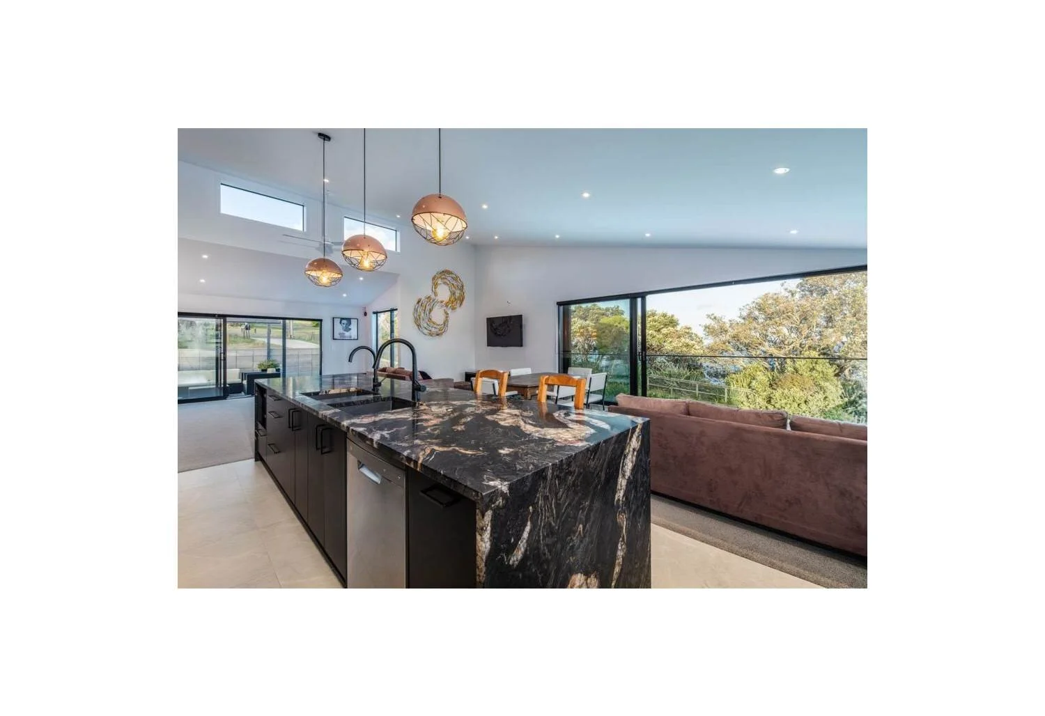 House-for-sale-by-Bob-Voss-at-Barfoot-&-Thompson-Browns-Bay-Auckland-kitchen.jpg