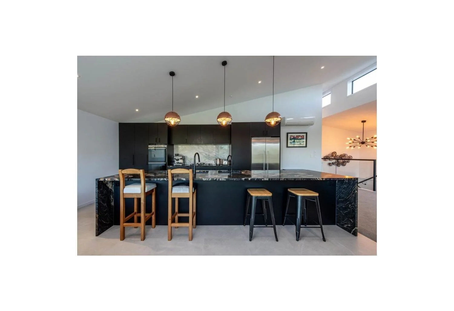 House-for-sale-by-Bob-Voss-at-Barfoot-&-Thompson-Browns-Bay-Auckland-kitchen-3.jpg