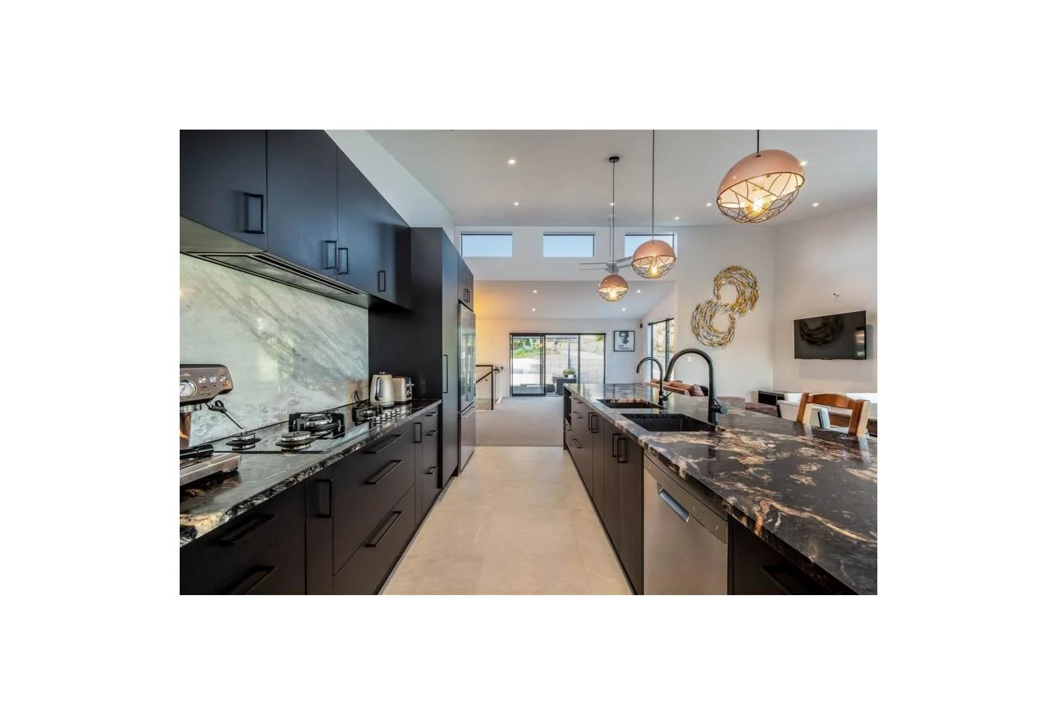House-for-sale-by-Bob-Voss-at-Barfoot-&-Thompson-Browns-Bay-Auckland-kitchen-4.jpg