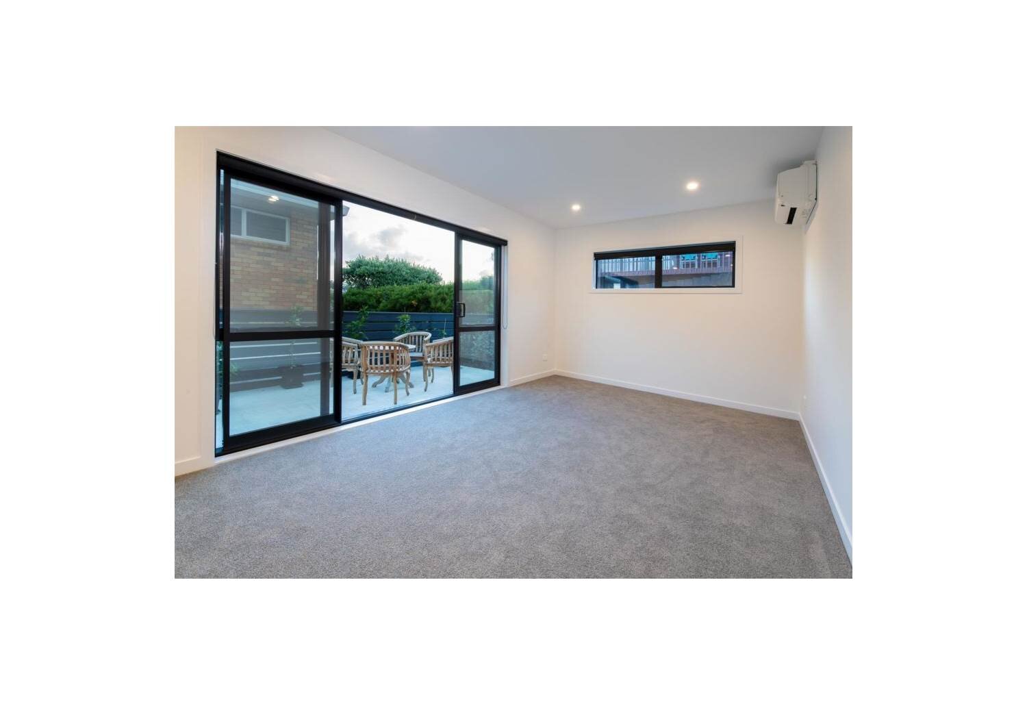 House-for-sale-by-Bob-Voss-at-Barfoot-&-Thompson-Browns-Bay-Auckland-lounge.jpg
