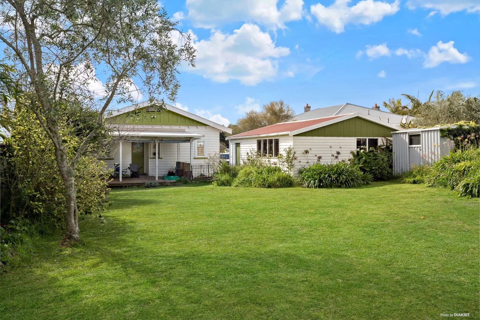 67-Aramoana-House-for-sale-by-Bob-Voss-garden.jpg